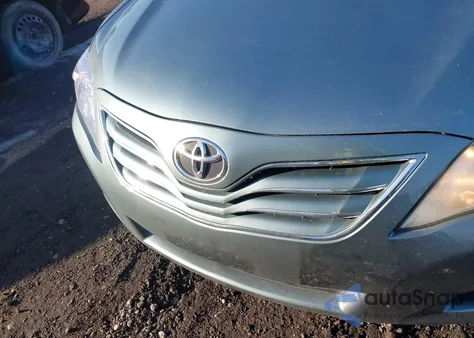 2011 Toyota Camry Xle z USA, uszkodzony, nr VIN 4T1BF3EK3BU665629